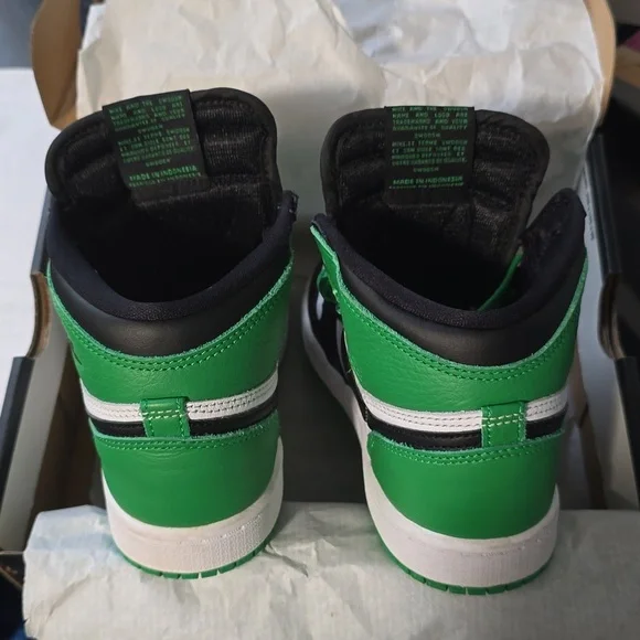 Jordan 1 Retro High OG (PS) Black Lucky Green-White Size 2Y - Picture 8 of 11